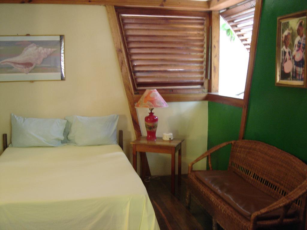 Whistling Bird Hotel Negril Exterior foto