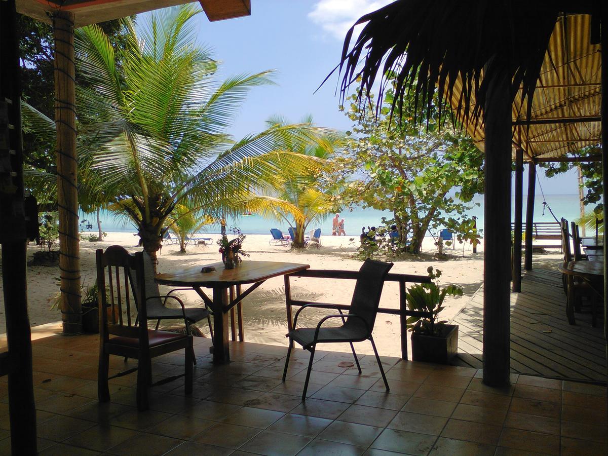 Whistling Bird Hotel Negril Exterior foto